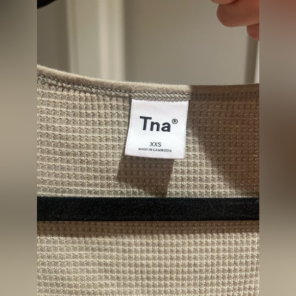 TNA Cropped Longsleeve - Picture 2 of 2